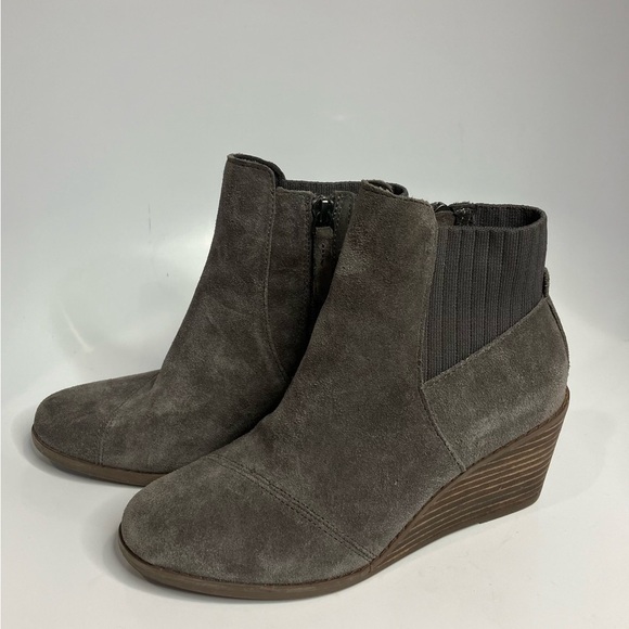 Toms dark gray Sadie wedge Booties size 5.5 - Picture 1 of 7